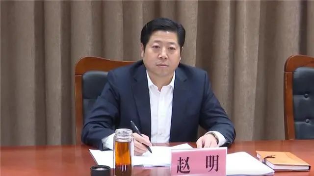 会上,县政府副县长分别汇报了周工作完成情况及下周工作打算.