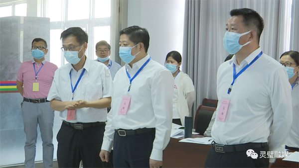 赵明一行先后来到灵璧一中考点,实验小学云路校区考点,灵璧中学考点